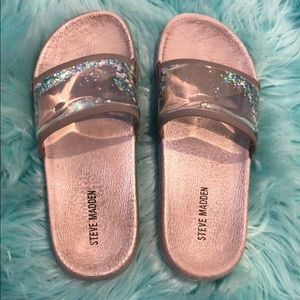 Steve Madden sliver slide flip flops size 3.